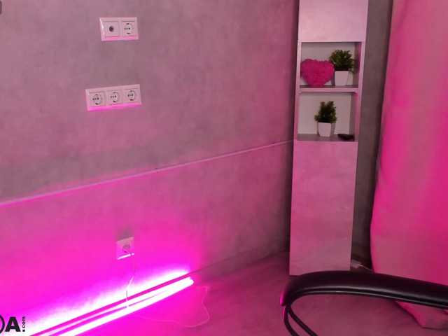 Alisa-Allison live cam on BongaCams