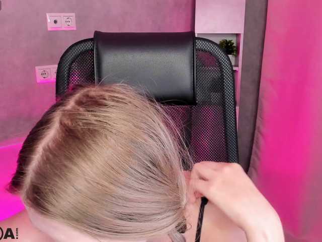 Alisa-Allison live cam on BongaCams