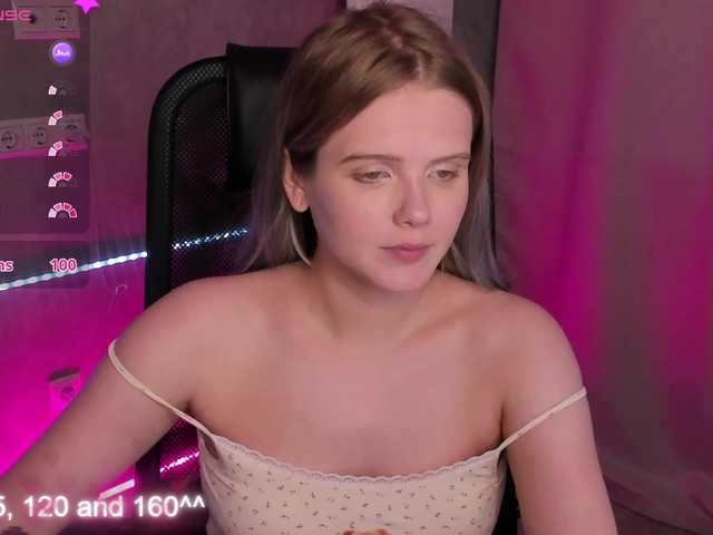 le modèle Alisa-Allison est en webcam porno dans un show sur le site bongacams, il possède les tags suivants: White/Caucasian,Blonde,Trimmed