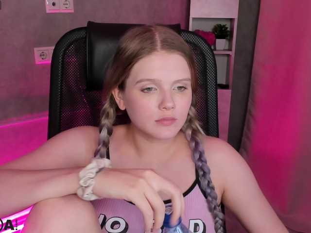 Alisa-Allison live cam on BongaCams