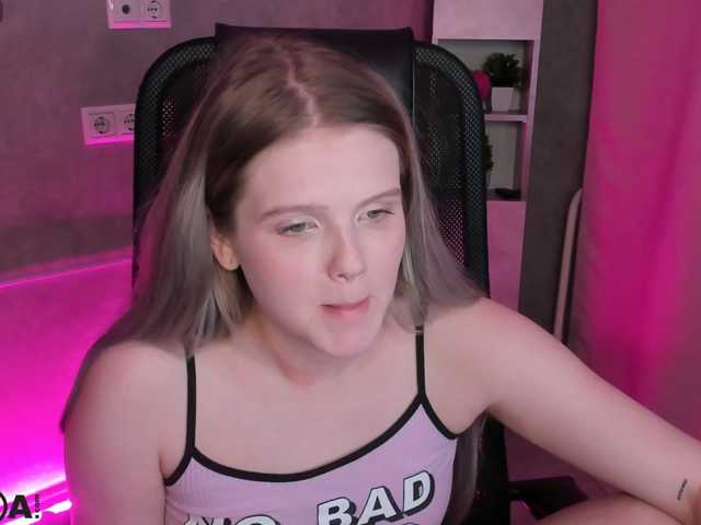 Alisa-Allison live cam on BongaCams