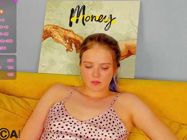 Alisa-Allison live cam on BongaCams