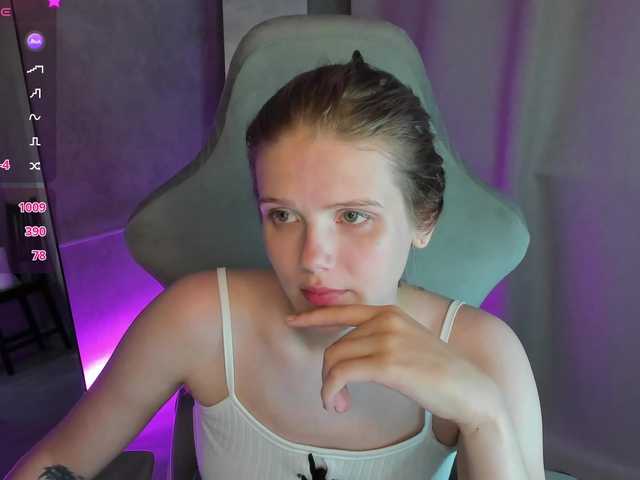 Alisa-Allison live webcam show
