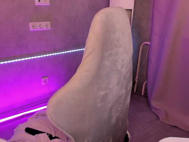 Alisa-Allison live cam on BongaCams