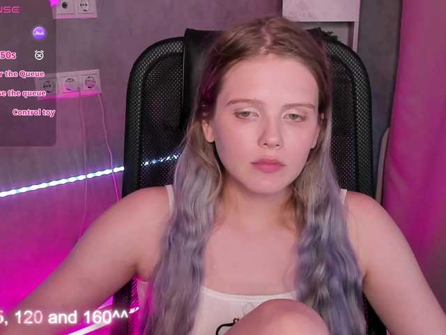 Alisa-Allison live cam on BongaCams
