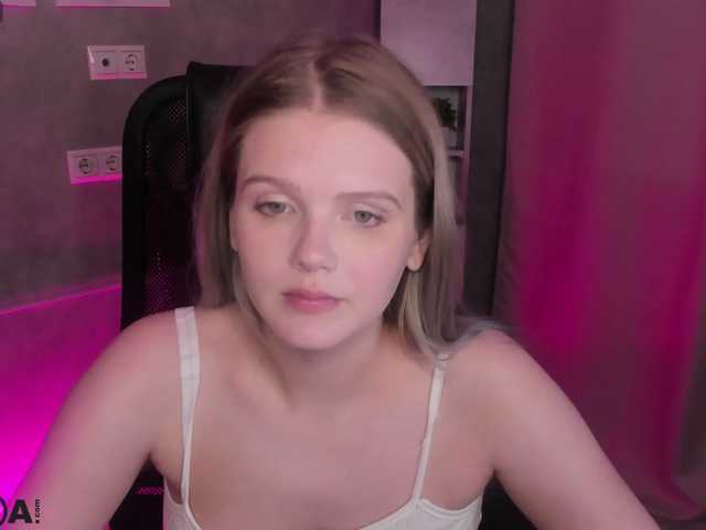 Alisa-Allison live cam on BongaCams