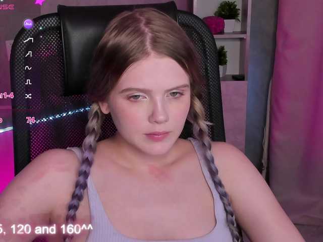 Alisa-Allison live cam on BongaCams