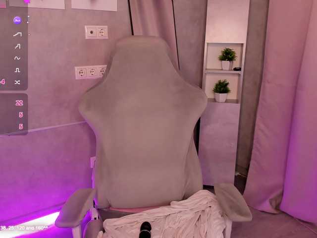 Alisa-Allison live cam on BongaCams