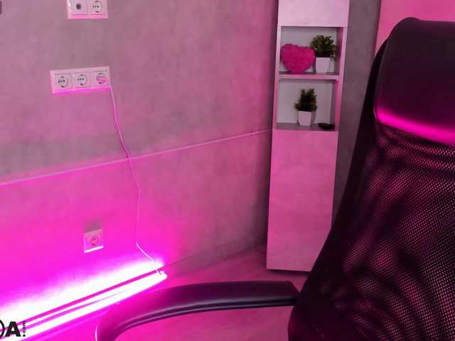 Alisa-Allison live cam on BongaCams