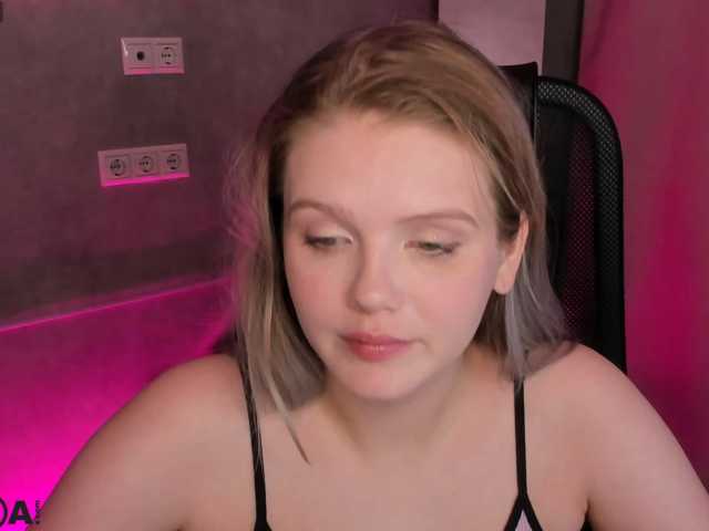 Alisa-Allison live cam on BongaCams