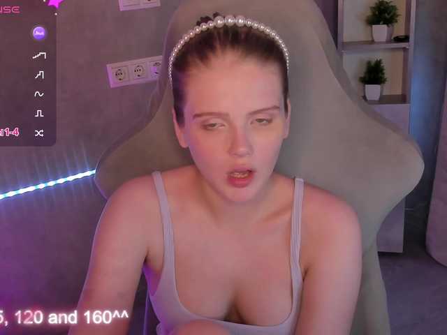 le modèle Alisa-Allison est en webcam porno dans un show sur le site bongacams, il possède les tags suivants: White/Caucasian,Blonde,Trimmed