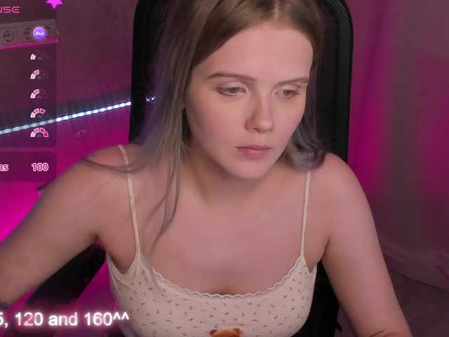 Alisa-Allison live cam on BongaCams