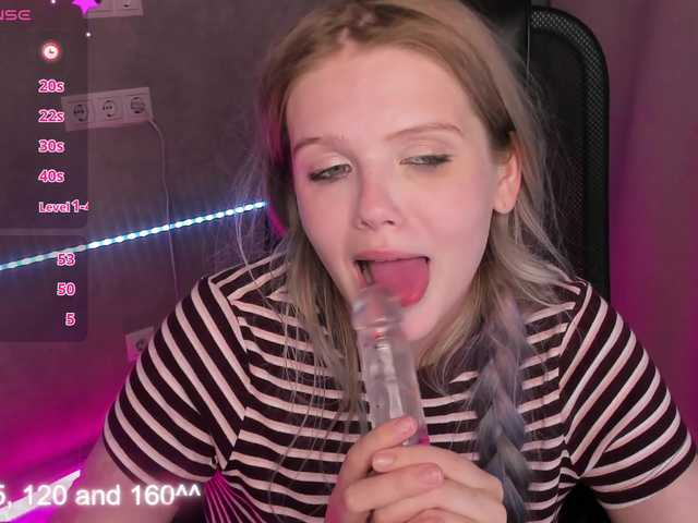 Alisa-Allison live cam on BongaCams