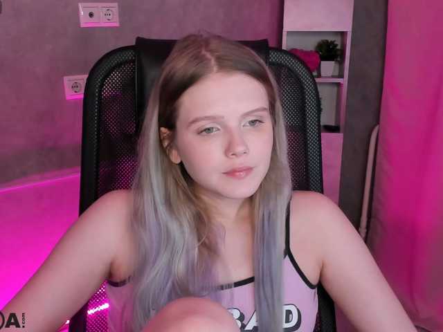 Alisa-Allison live cam on BongaCams