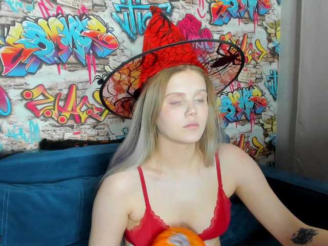 Alisa-Allison live cam on BongaCams