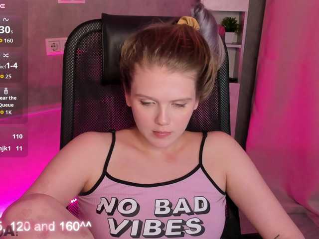 Alisa-Allison live cam on BongaCams