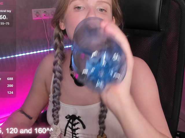 Alisa-Allison live cam on BongaCams