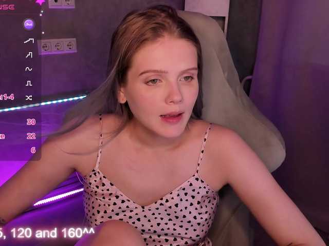 Alisa-Allison live cam on BongaCams