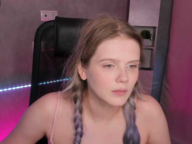 Alisa-Allison live cam on BongaCams