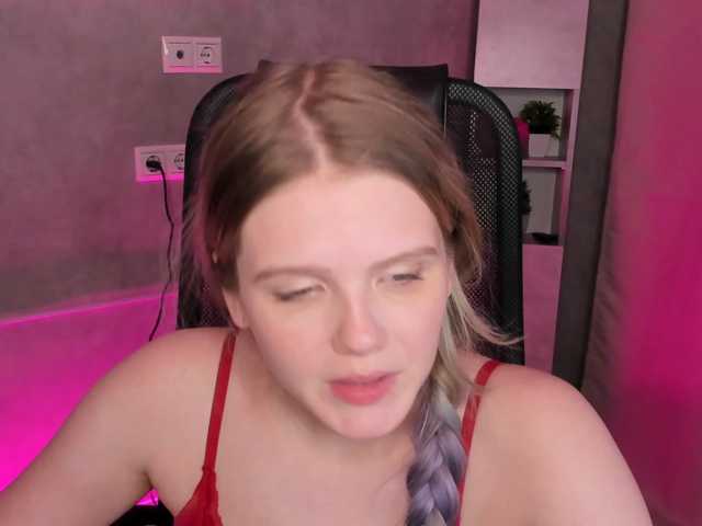 Alisa-Allison live cam on BongaCams