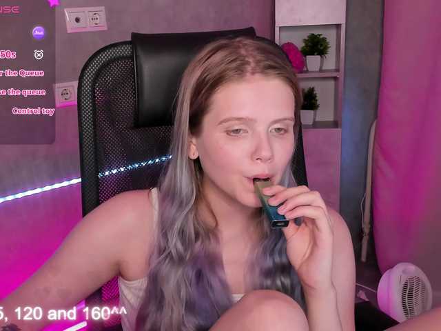 Alisa-Allison live cam preview