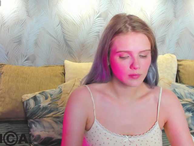 Alisa-Allison live webcam show