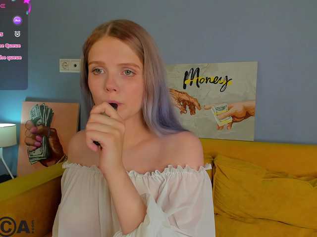 Alisa-Allison live cam on BongaCams