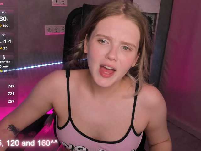 Alisa-Allison live cam on BongaCams