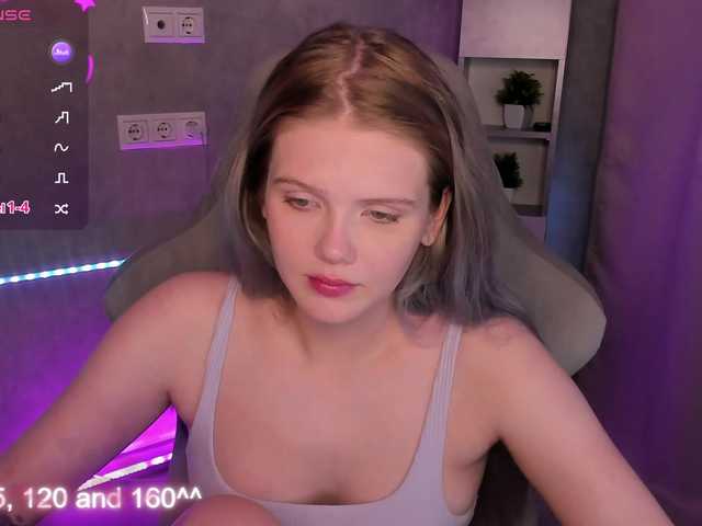 Alisa-Allison live cam on BongaCams