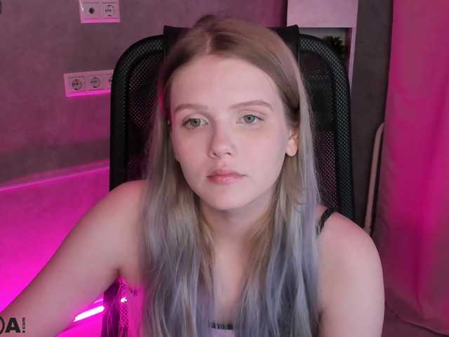 Alisa-Allison live cam on BongaCams
