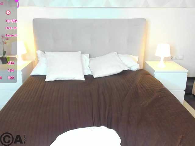 Alisa-Allison live cam on BongaCams