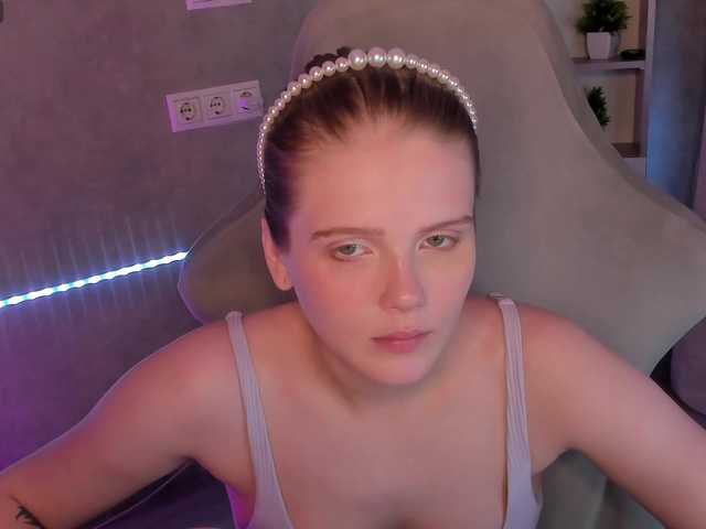 Alisa-Allison live cam on BongaCams