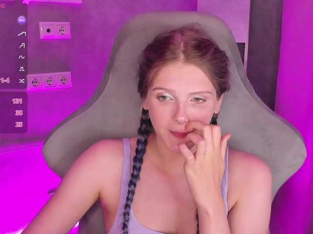 Alisa-Allison live cam on BongaCams
