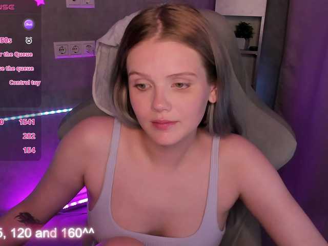 Alisa-Allison live cam
