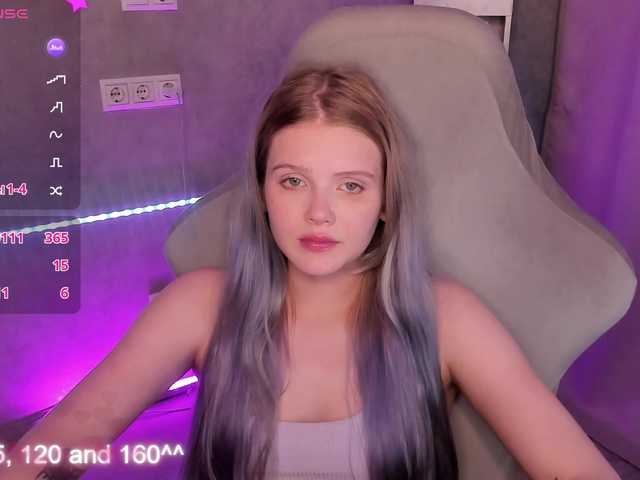 Alisa-Allison live cam on BongaCams