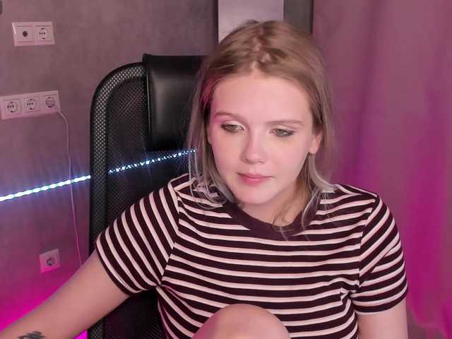 Alisa-Allison live cam on BongaCams