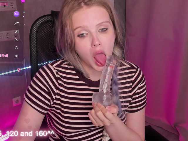 Alisa-Allison live cam on BongaCams