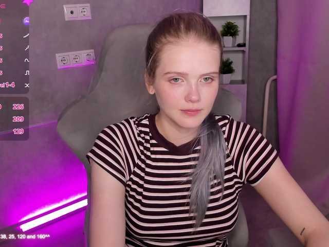 Alisa-Allison live webcam show