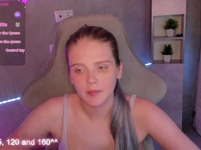 Alisa-Allison live cam on BongaCams