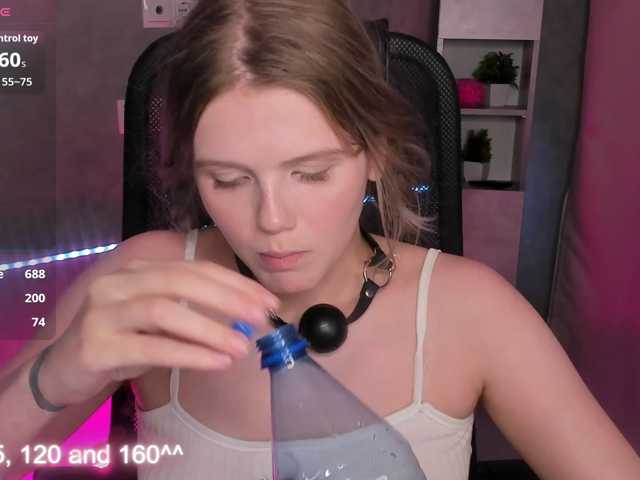 Alisa-Allison live cam on BongaCams
