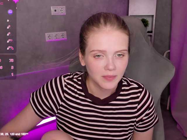 Alisa-Allison live cam on BongaCams