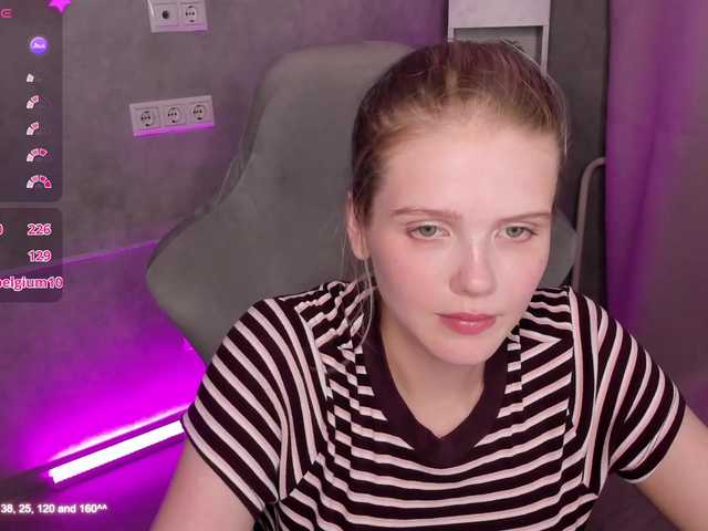 Alisa-Allison live webcam show