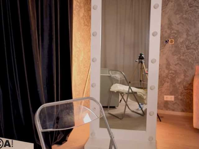 Alisa-Allison live cam on BongaCams