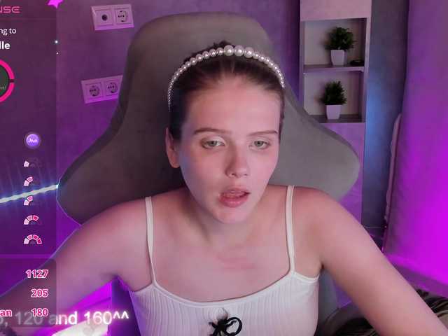 Alisa-Allison live cam on BongaCams