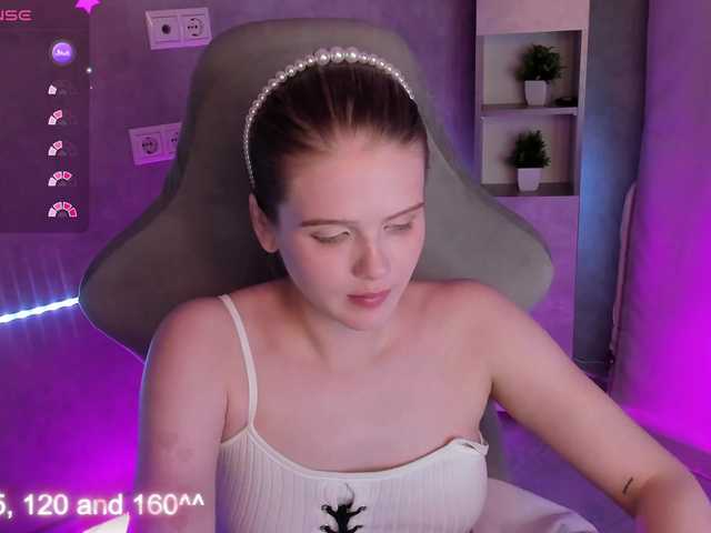 Alisa-Allison live cam on BongaCams