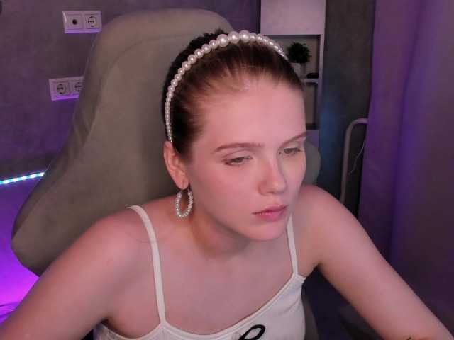 Alisa-Allison live cam