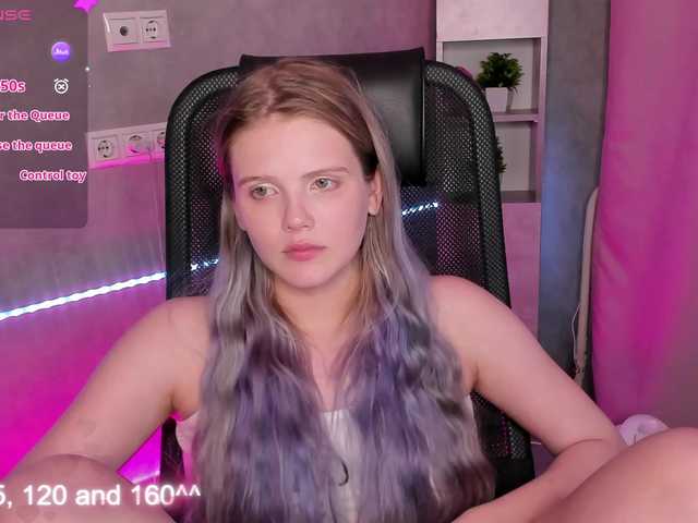 Alisa-Allison live cam on BongaCams