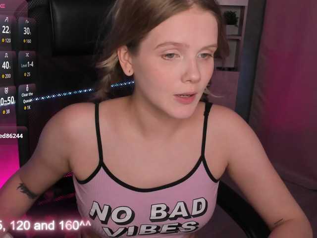 Alisa-Allison live cam on BongaCams