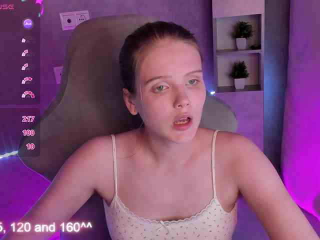 Alisa-Allison webcam