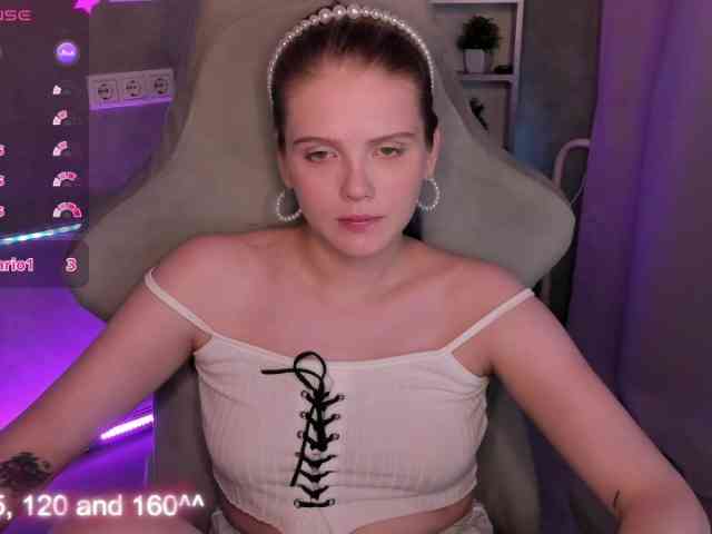 Alisa-Allison webcam